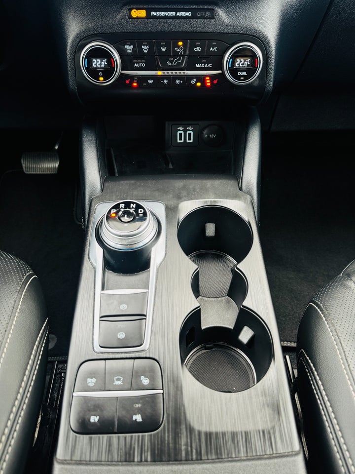 Ford Kuga 2,5 PHEV Vignale CVT 5d