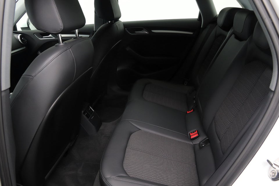 Audi A3 40 TFSi e Design Sportback S-tr. 5d