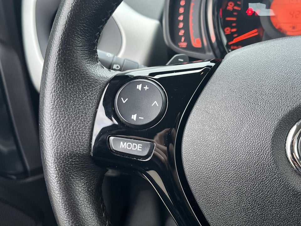 Toyota Aygo 1,0 VVT-i x-play x-shift 5d