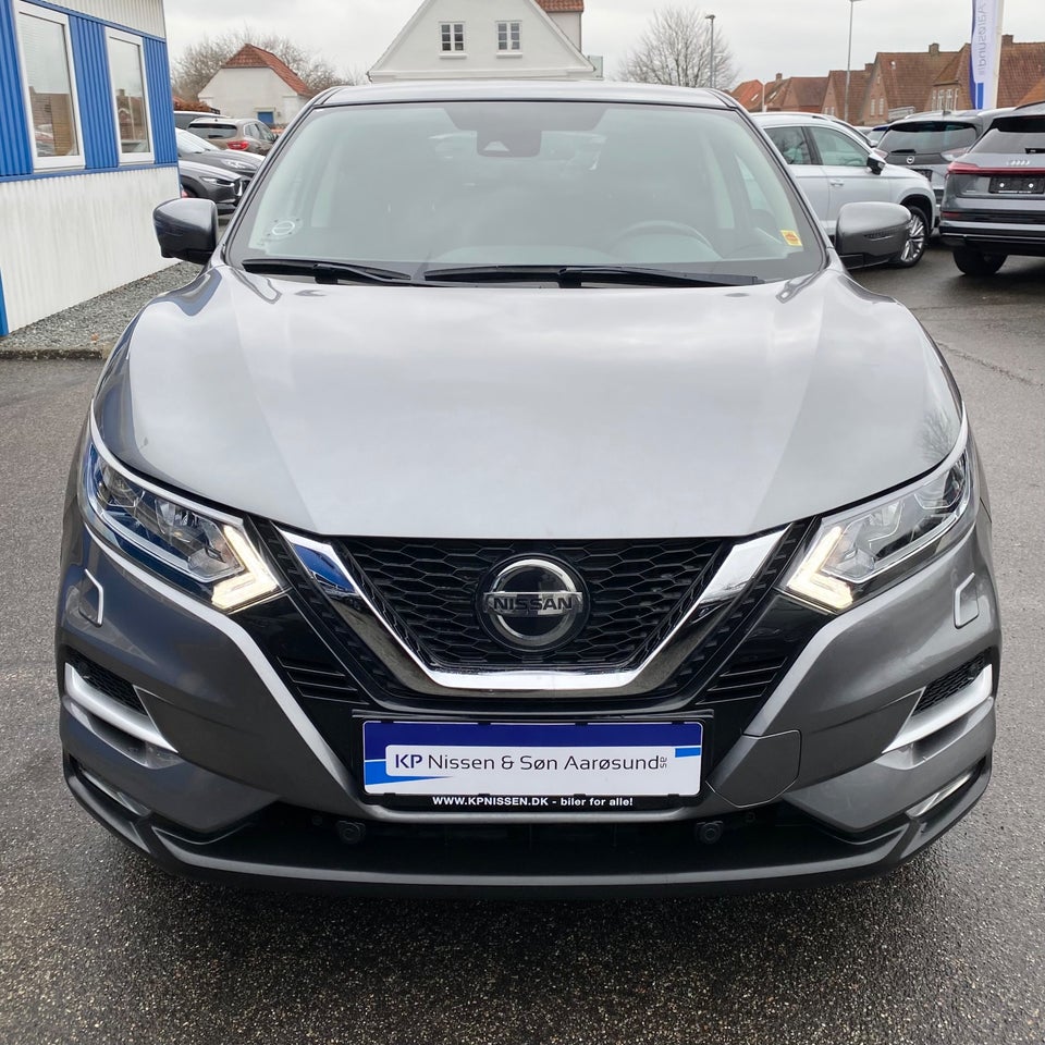 Nissan Qashqai 1,3 Dig-T 140 N-Connecta 5d