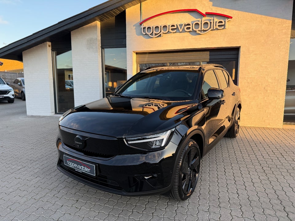 Volvo EX40 Extended Range Black Edition 5d