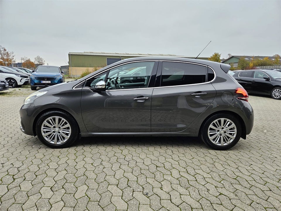 Peugeot 208 1,2 PureTech 82 Signature Sky 5d