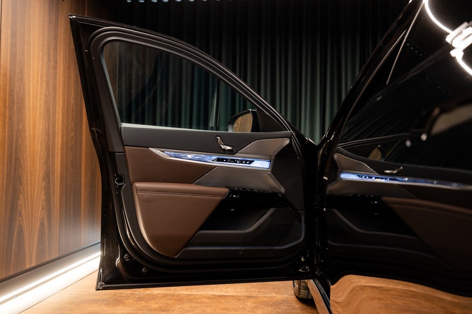 BMW i7 eDrive50 M-Sport 4d
