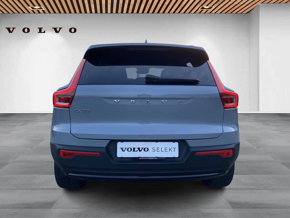 Volvo EX40 Standard Range Core 5d