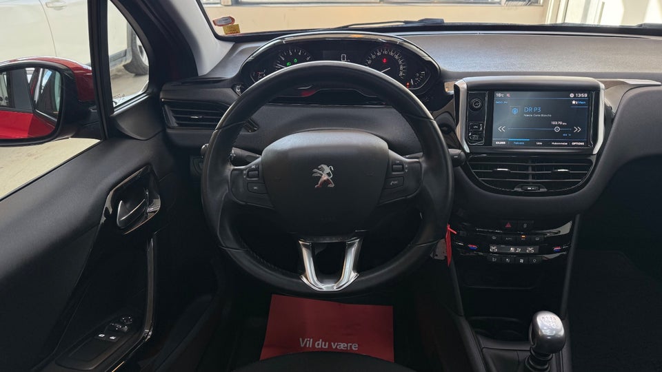 Peugeot 208 1,2 PureTech 110 Signature Sky 5d
