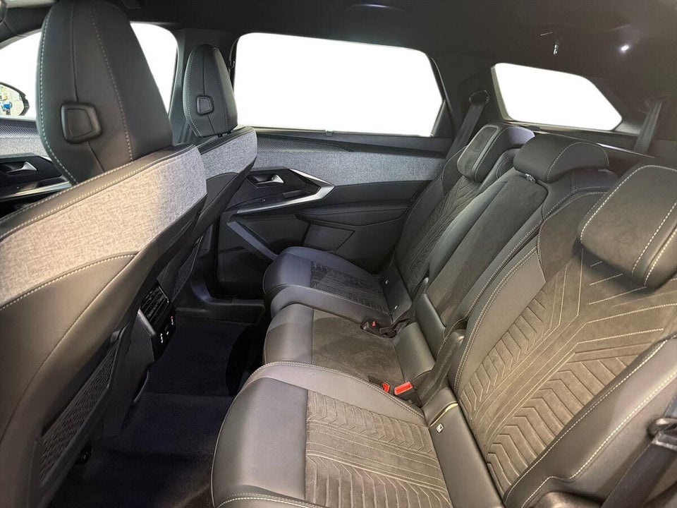 Peugeot e-5008 77 GT Pack 7prs 5d
