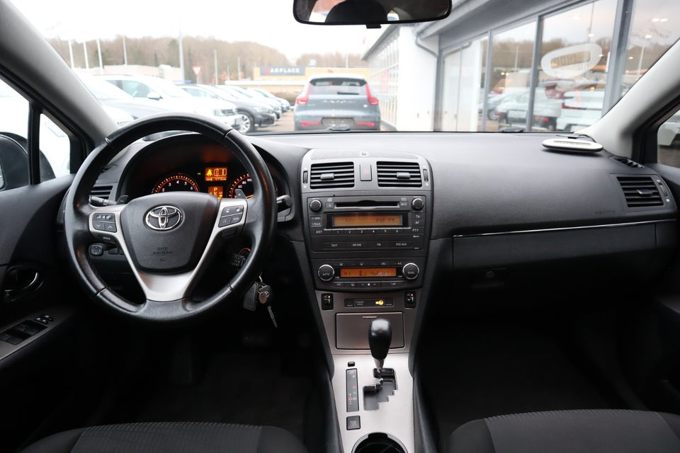 Toyota Avensis 2,0 VVT-i T2 stc. E-CVT 5d