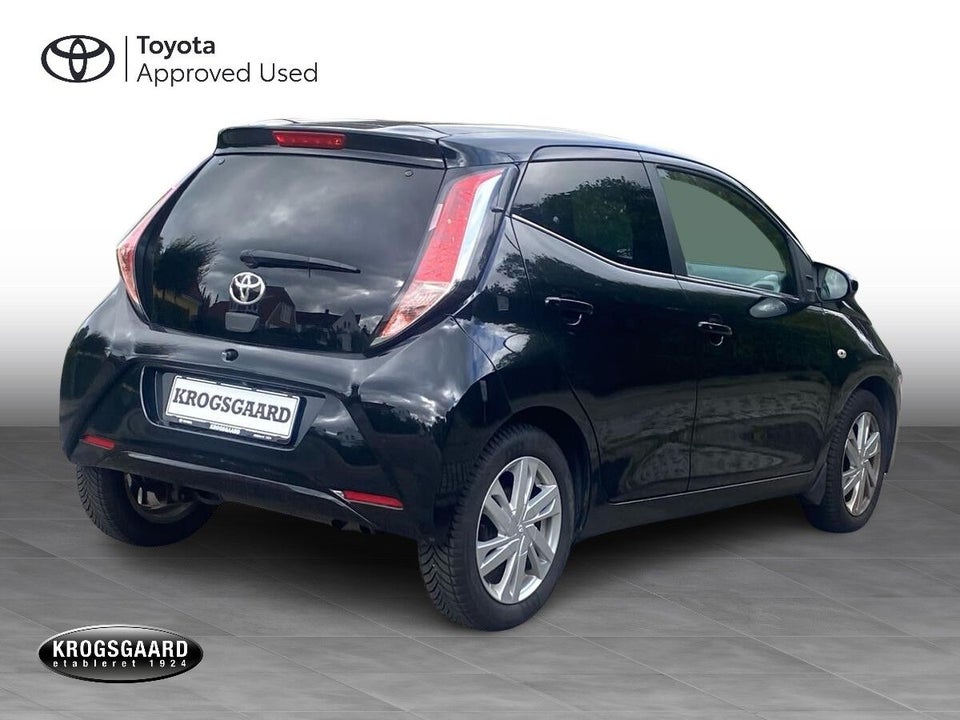 Toyota Aygo 1,0 VVT-i x-black 5d