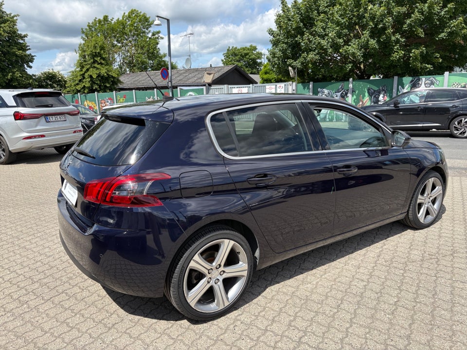 Peugeot 308 1,2 PureTech 130 Selection Sky 5d