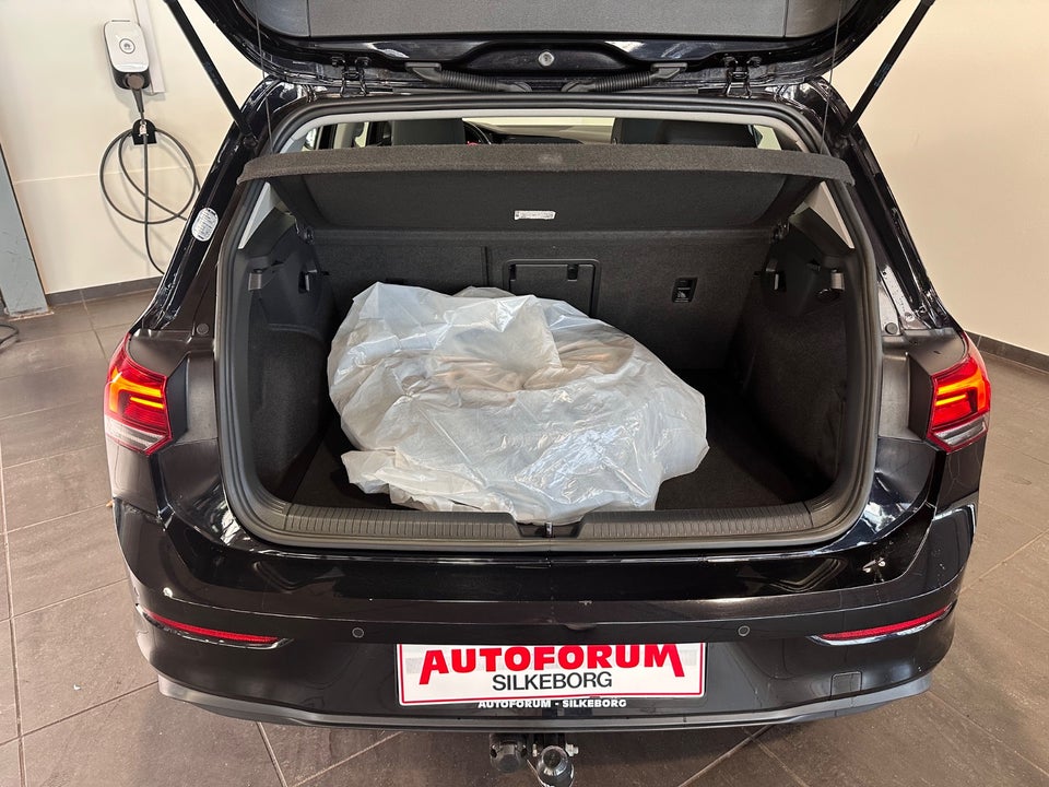 VW Golf VIII 1,5 TSi 130 Life 5d