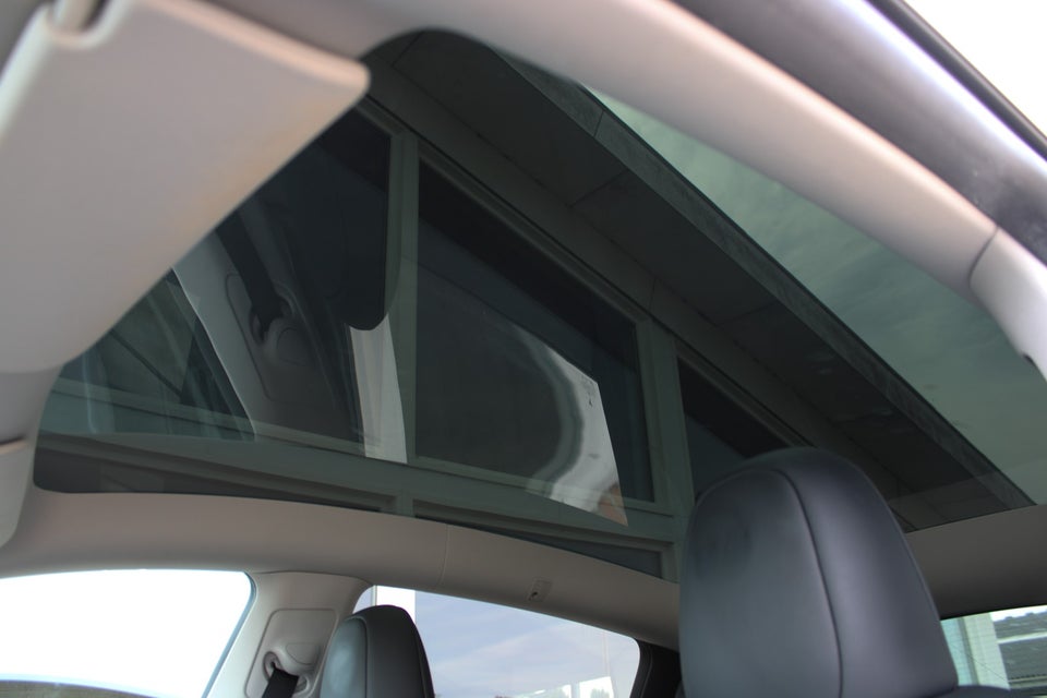Tesla Model Y Long Range AWD 5d