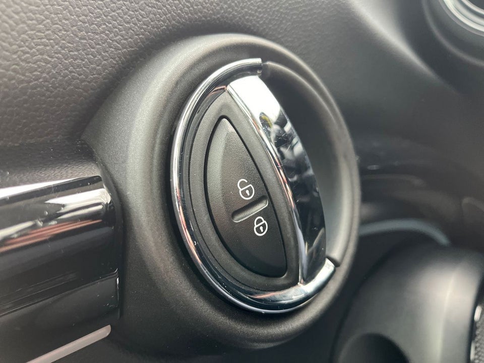 MINI Cooper SE Camden Edition 3d