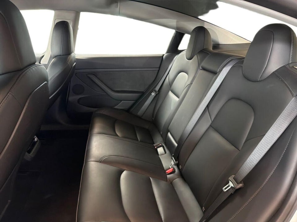 Tesla Model 3 RWD 4d