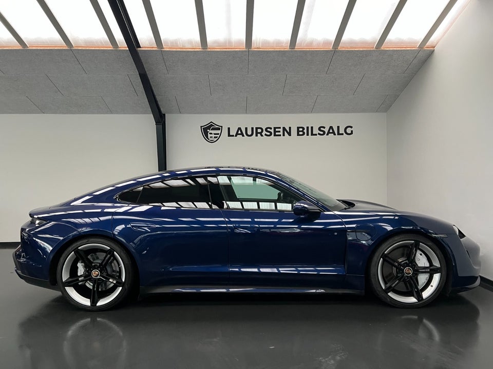 Porsche Taycan Turbo Performance+  4d