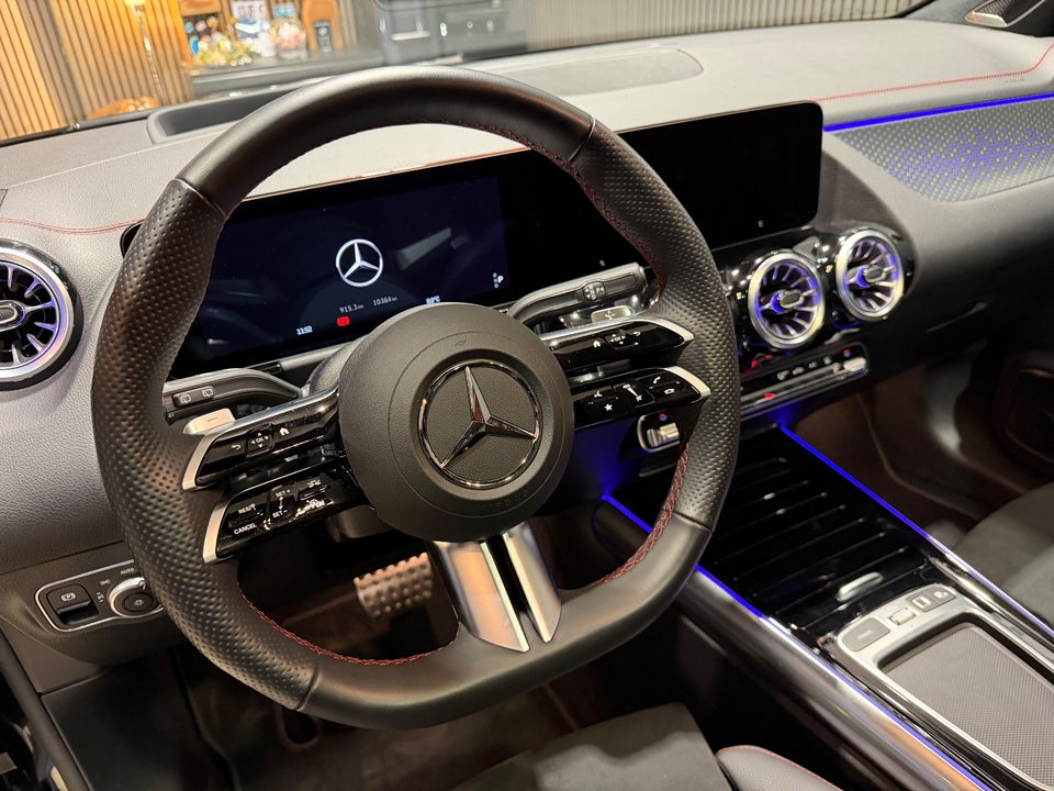 Mercedes EQA300 AMG Premium 4Matic 5d