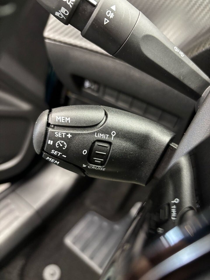 Peugeot e-2008 54 Allure 5d