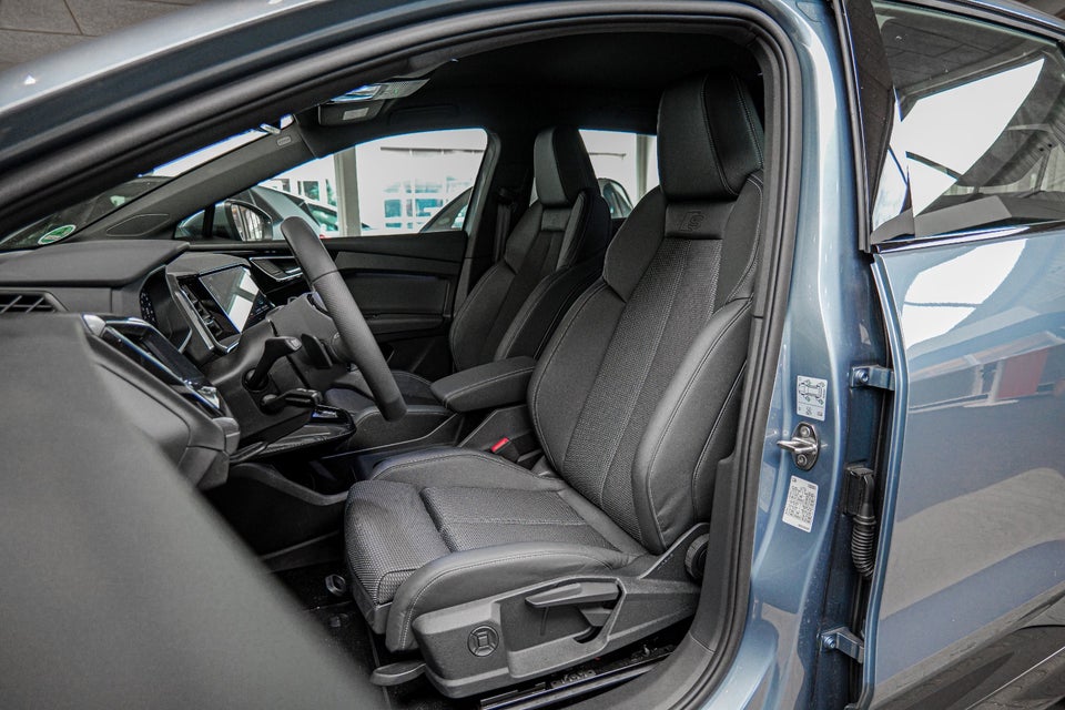 Audi Q4 e-tron 45 S-line quattro 5d