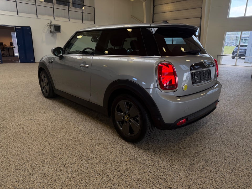 MINI Cooper SE Essential 3d