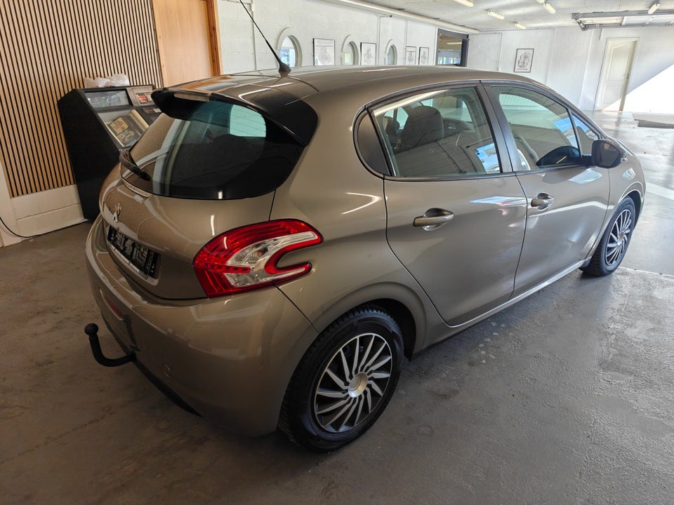 Peugeot 208 1,6 e-HDi 92 Active 5d