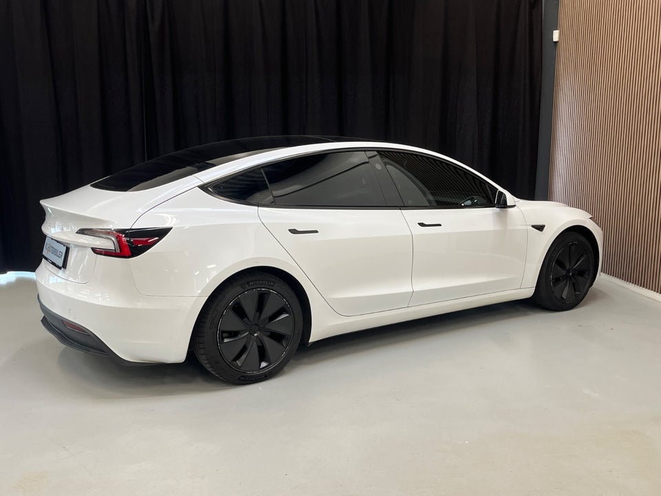 Tesla Model 3 RWD 4d