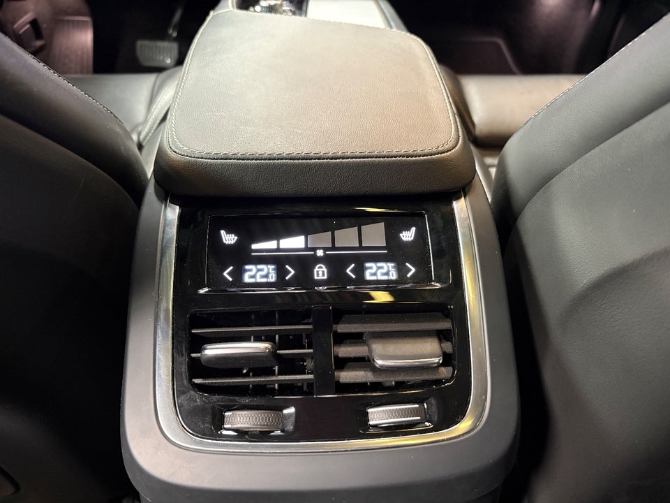 Volvo XC90 2,0 T8 ReCharge Ultimate Dark aut. AWD 7prs 5d