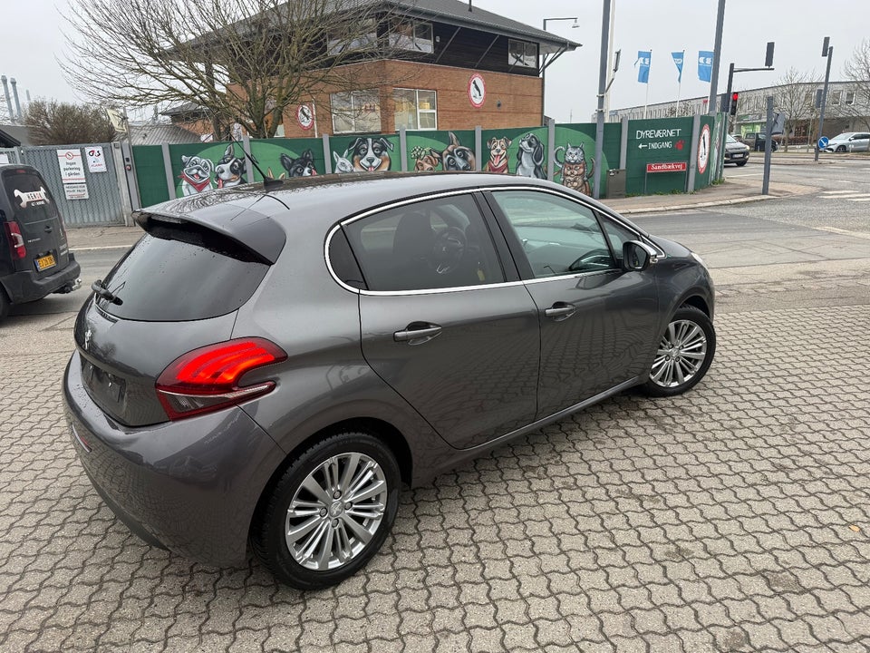 Peugeot 208 1,2 VTi 82 Allure 5d