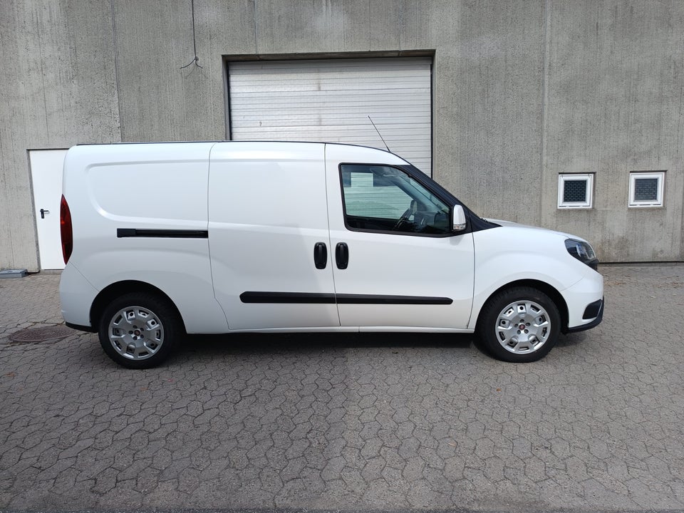 Fiat Doblò Cargo 1,4 T-Jet 120 Professional+ L2 4d