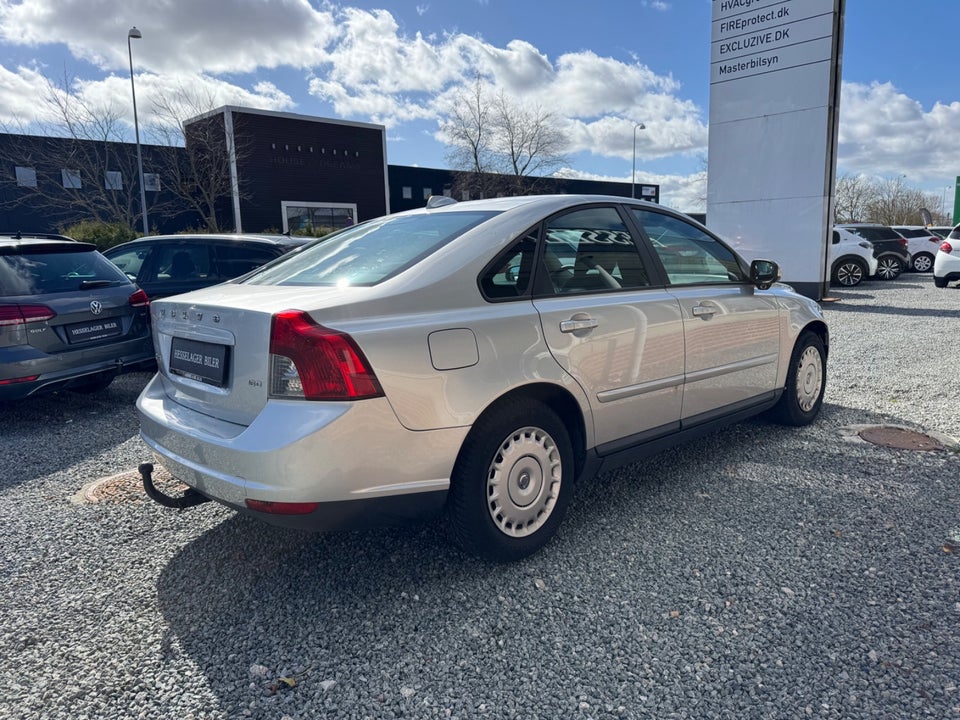 Volvo S40 1,6 D Momentum 4d