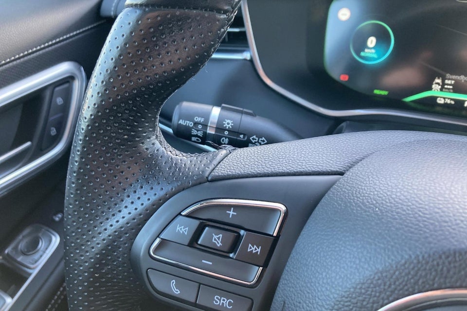 MG Marvel R Luxury 5d