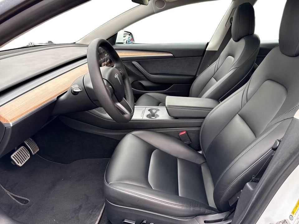 Tesla Model 3 RWD 4d