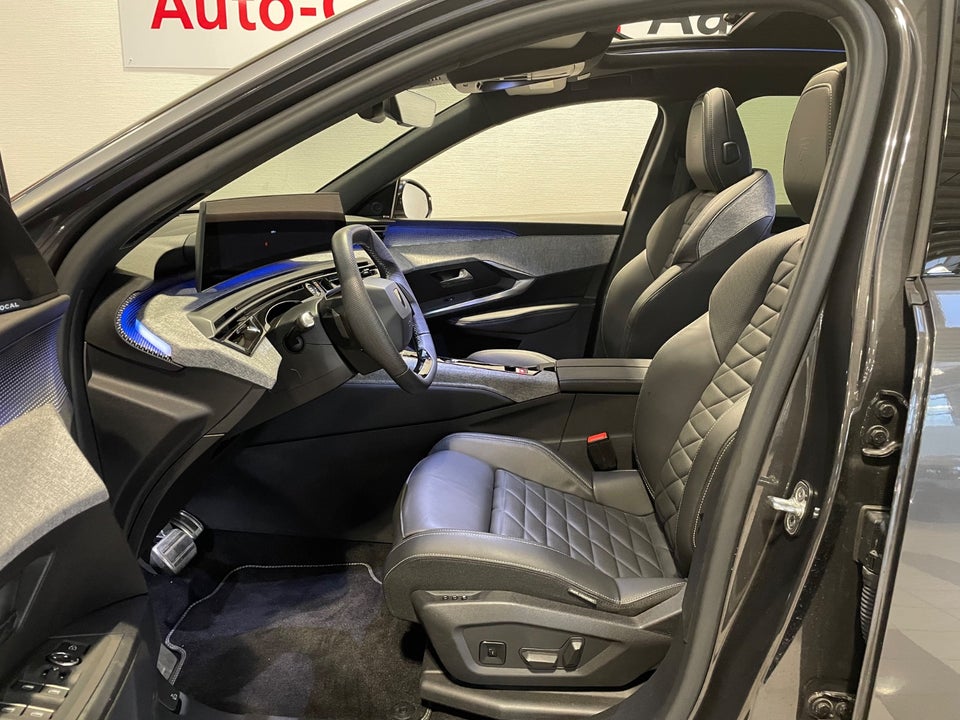 Peugeot e-3008 77 GT Pack 5d