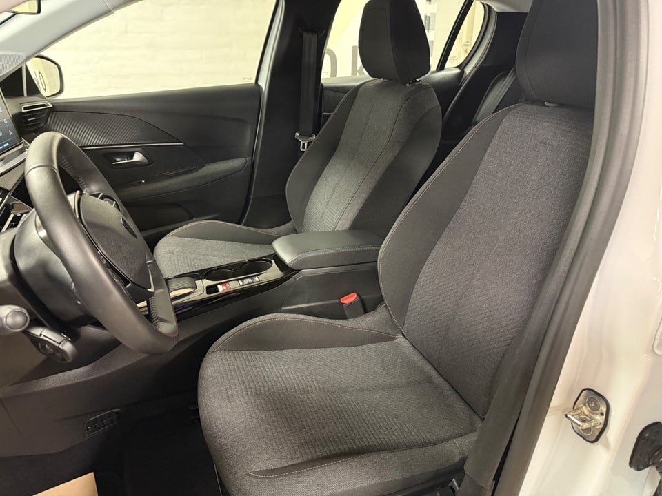 Peugeot e-208 50 Style 5d