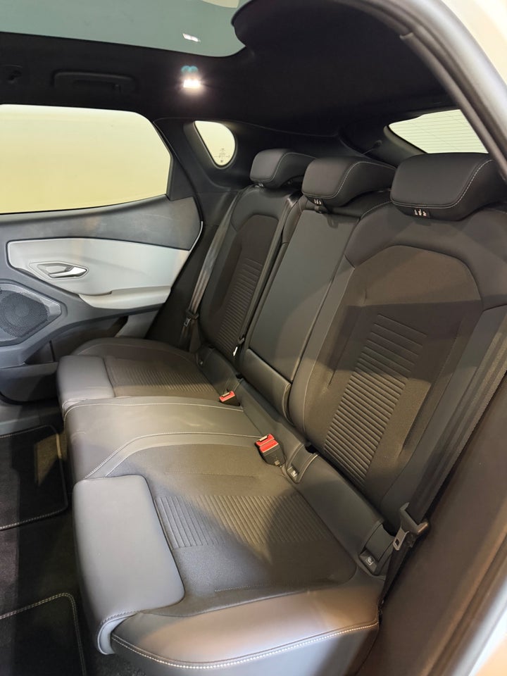 Ford Capri 77 Premium Extended Range 5d