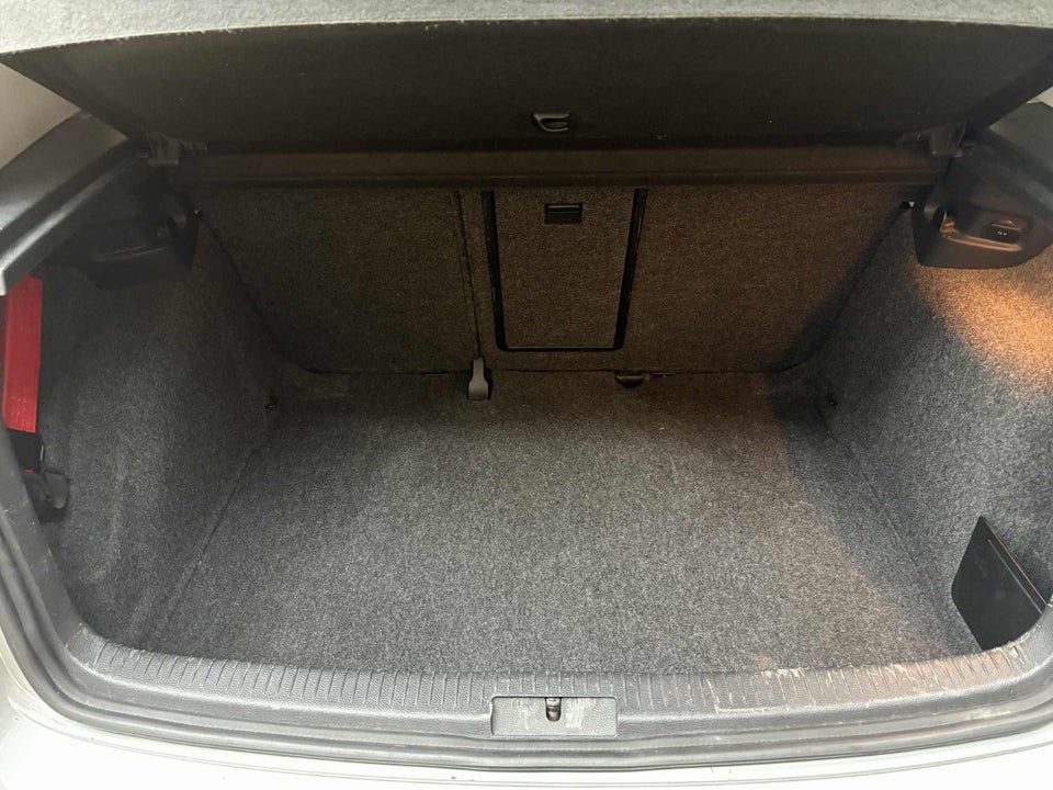 VW Golf VI 1,6 TDi 105 BlueMotion 5d