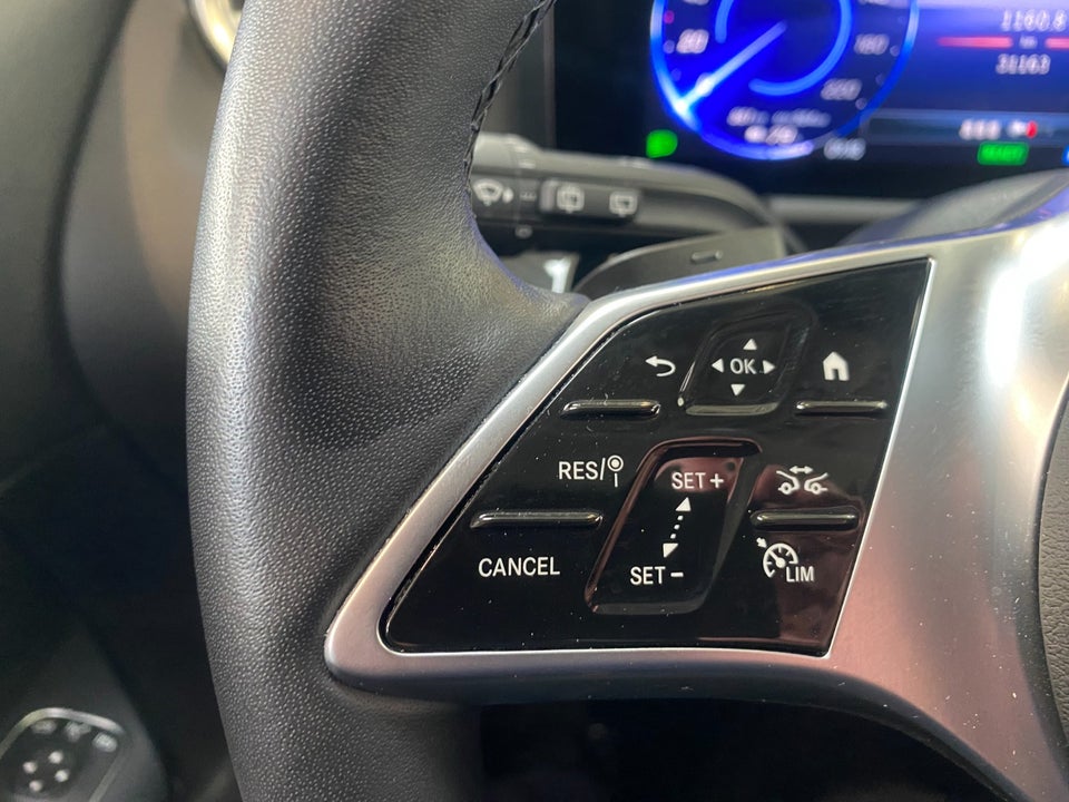 Mercedes EQA300 Progressive 4Matic 5d