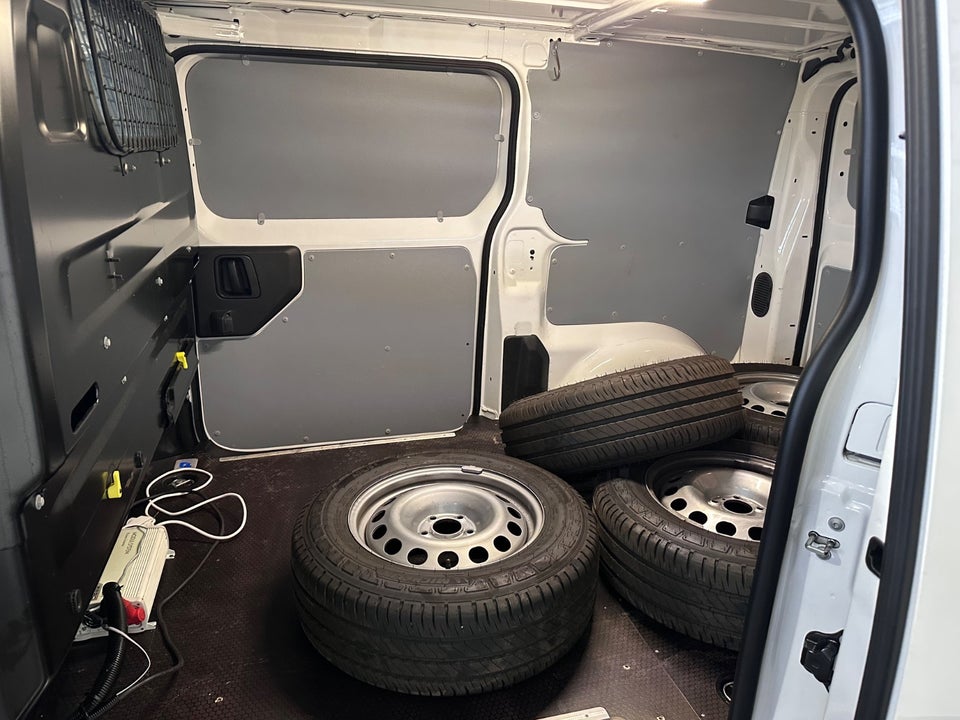 Peugeot Expert 2,0 BlueHDi 144 L2 Premium EAT8 Van