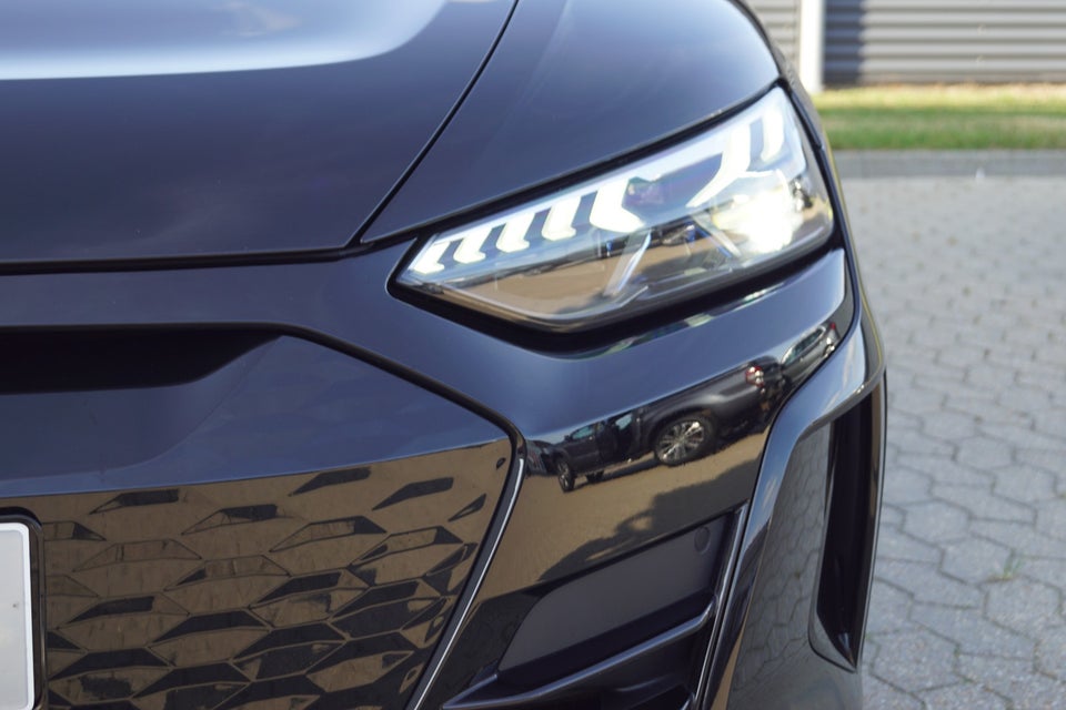 Audi e-tron GT quattro 4d