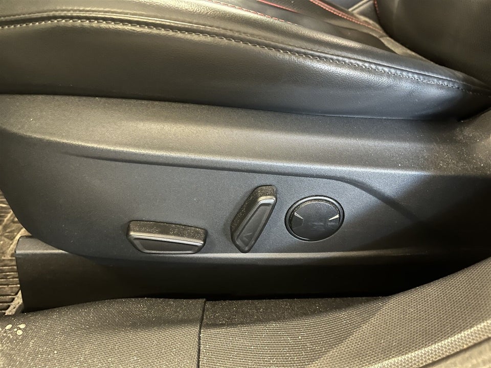 Ford Mustang Mach-E 88 Extended Range AWD 5d