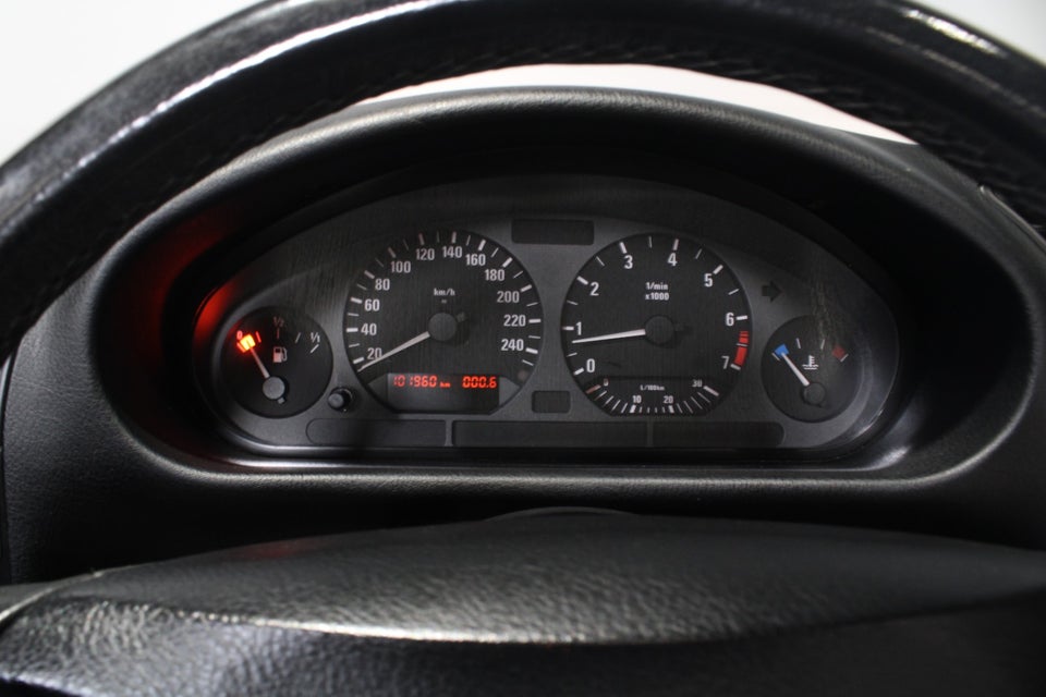 BMW 328i 2,8 Cabriolet 2d