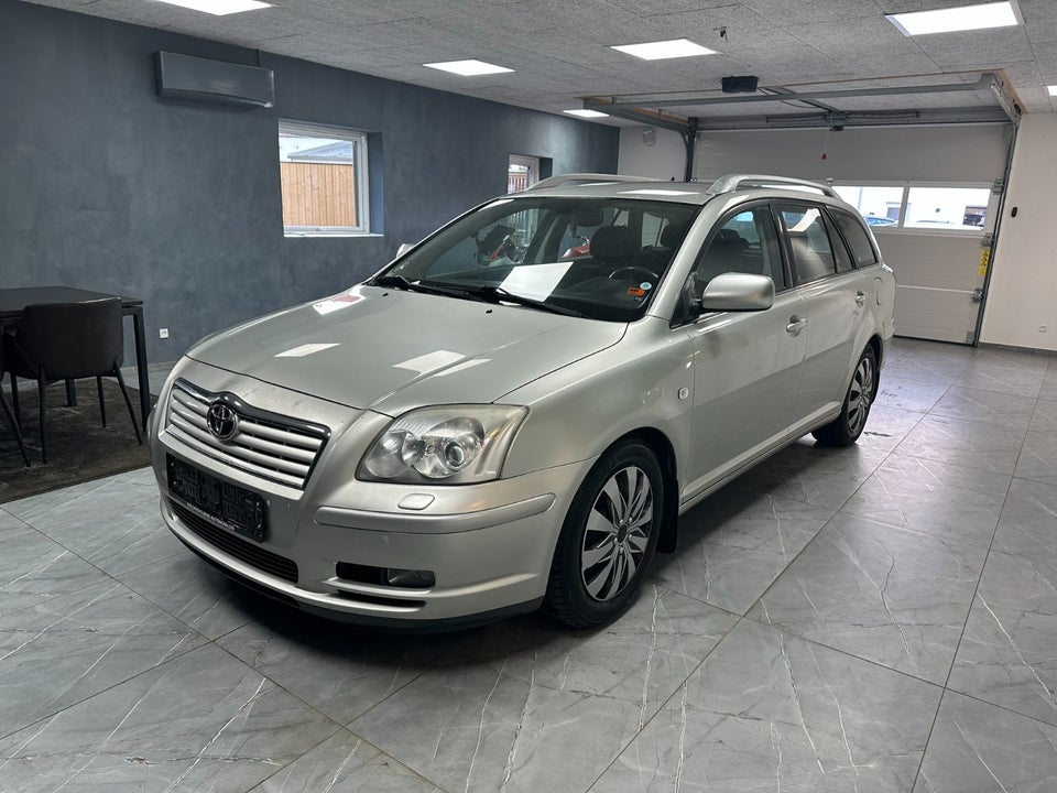 Toyota Avensis 1,8 VVT-i Terra stc. 5d