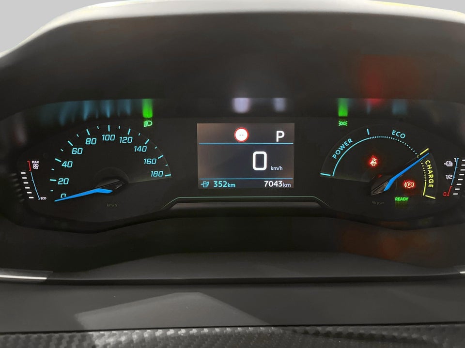 Peugeot e-208 50 Style 5d