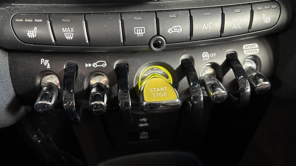 MINI Cooper SE Classic 3d
