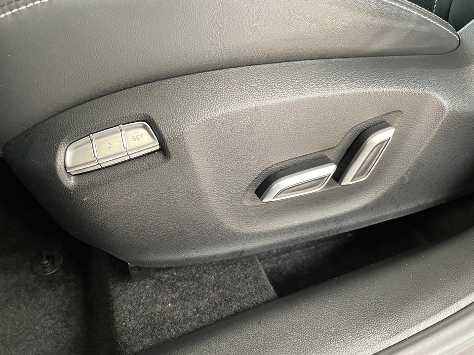 MG Marvel R Luxury 5d