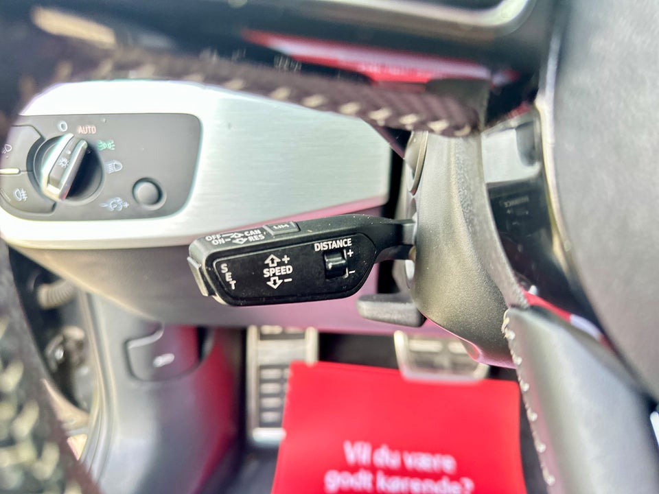 Audi A4 40 TDi S-line S-tr. 4d