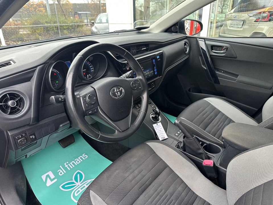 Toyota Auris 1,8 Hybrid H2 Touring Sports CVT 5d