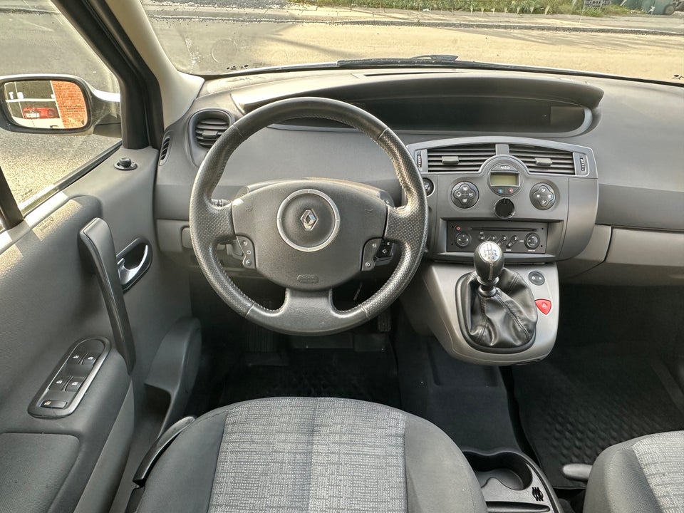 Renault Grand Scenic II 1,6 Authentique Comfort 5d