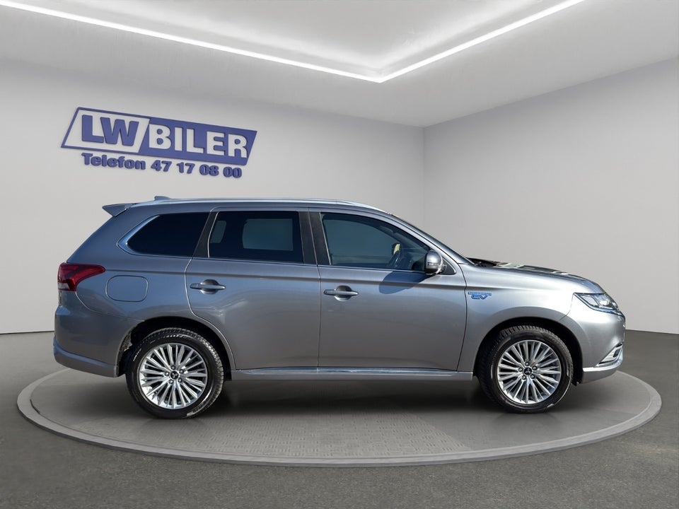 Mitsubishi Outlander 2,4 PHEV Instyle CVT 4WD 5d