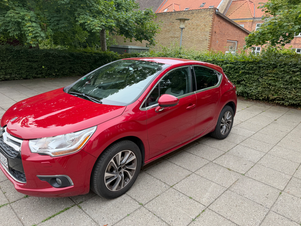 Citroën DS4 1,6 e-HDi 115 Style E6G 5d