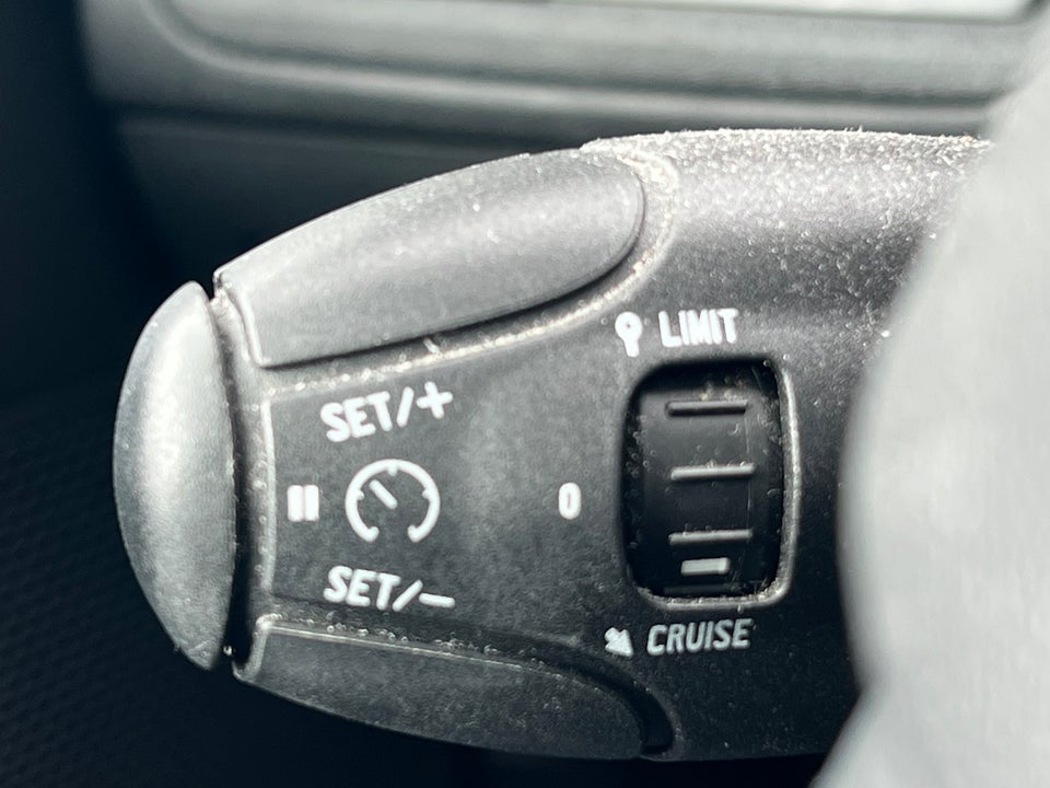 Peugeot 208 1,5 BlueHDi 100 Allure Sky 5d