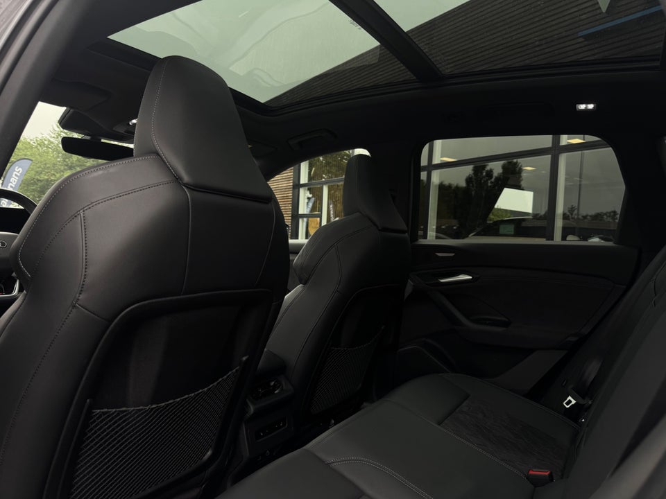 Audi Q6 e-tron S-line quattro 5d
